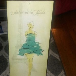 A beautiful portrait of deactivate Paris fashion